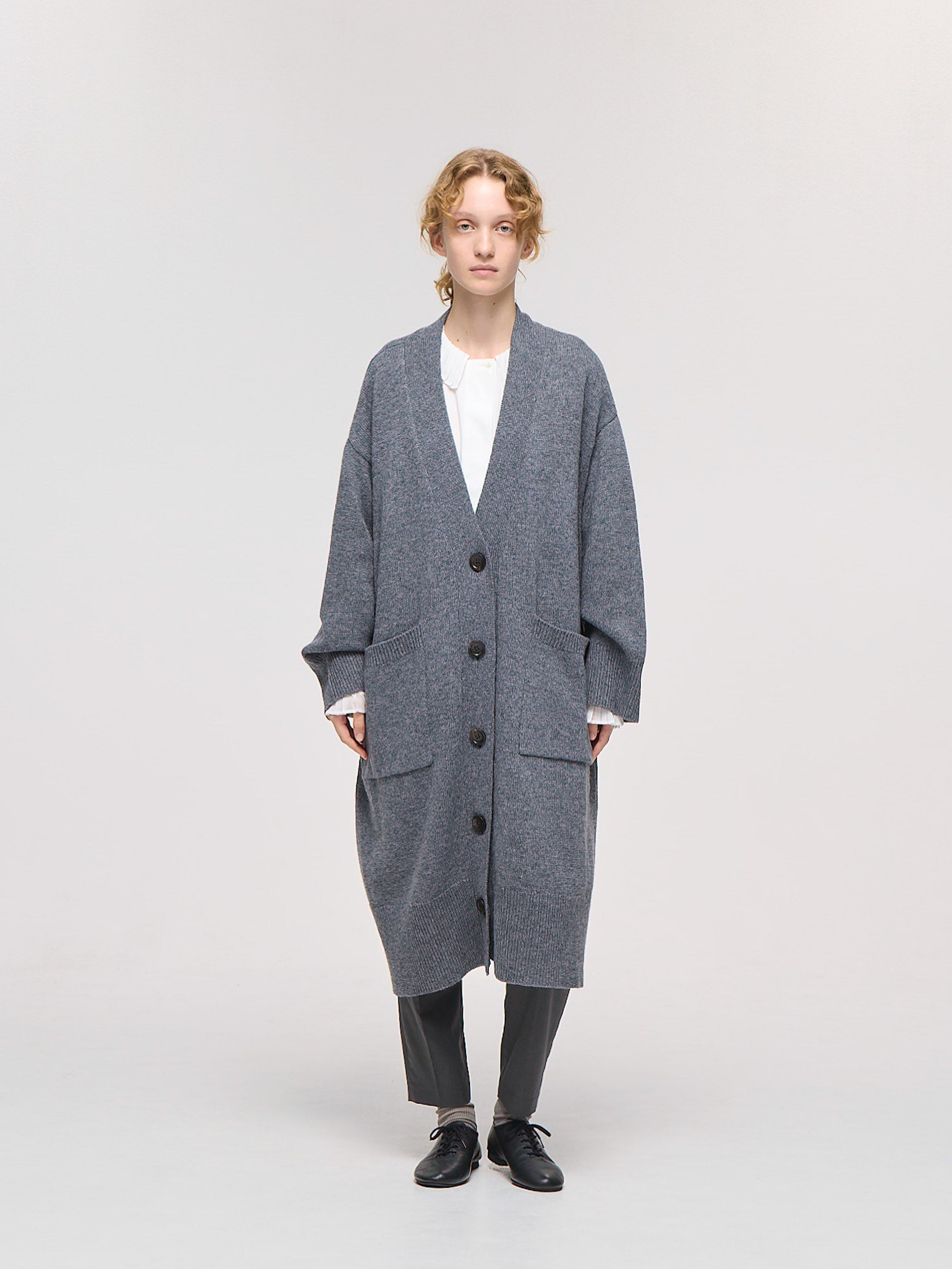 wide V neck C/D | 4-220095 – mizuiro ind