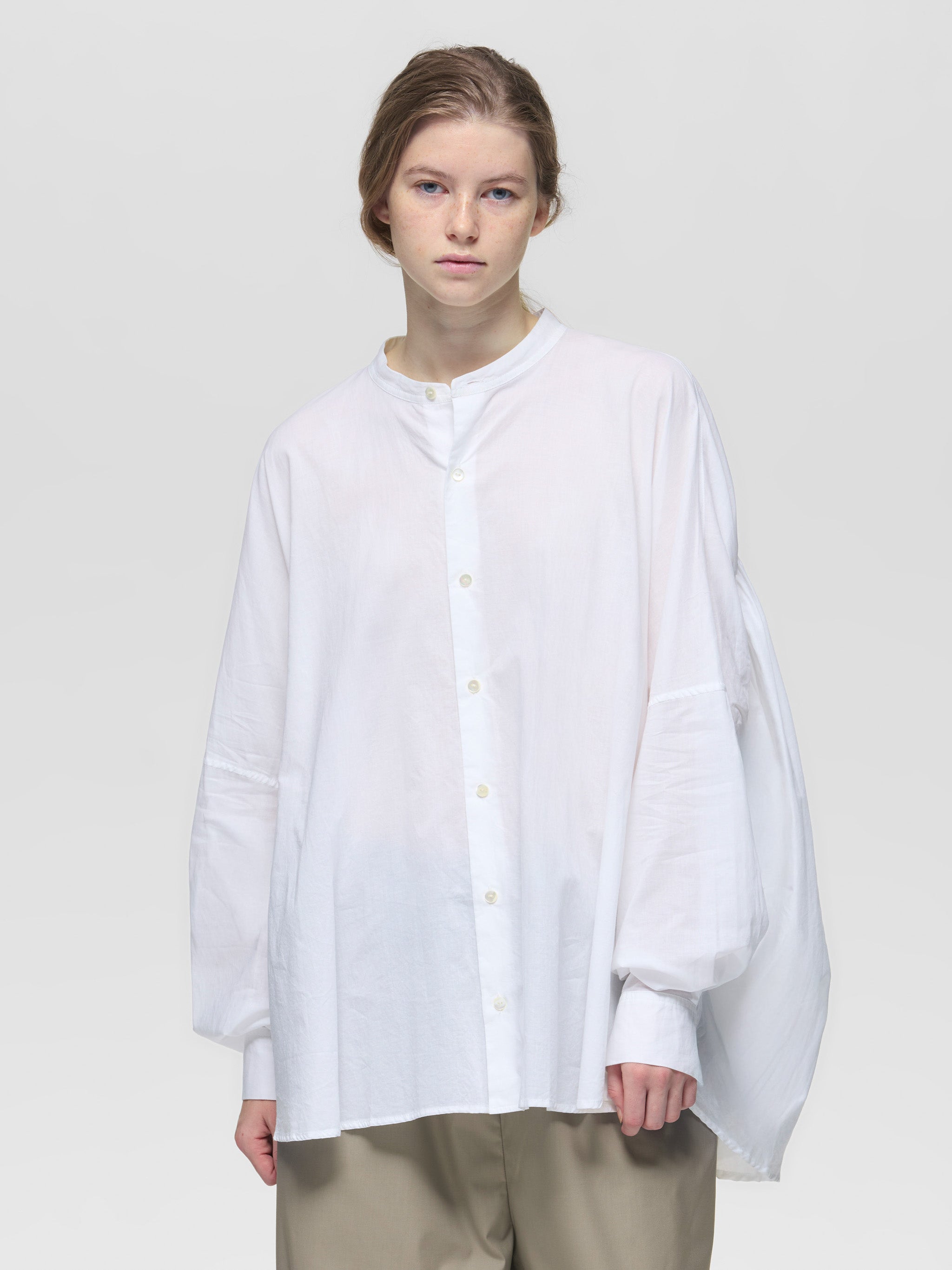 back gathered shirt | 1-530000-w – mizuiro ind