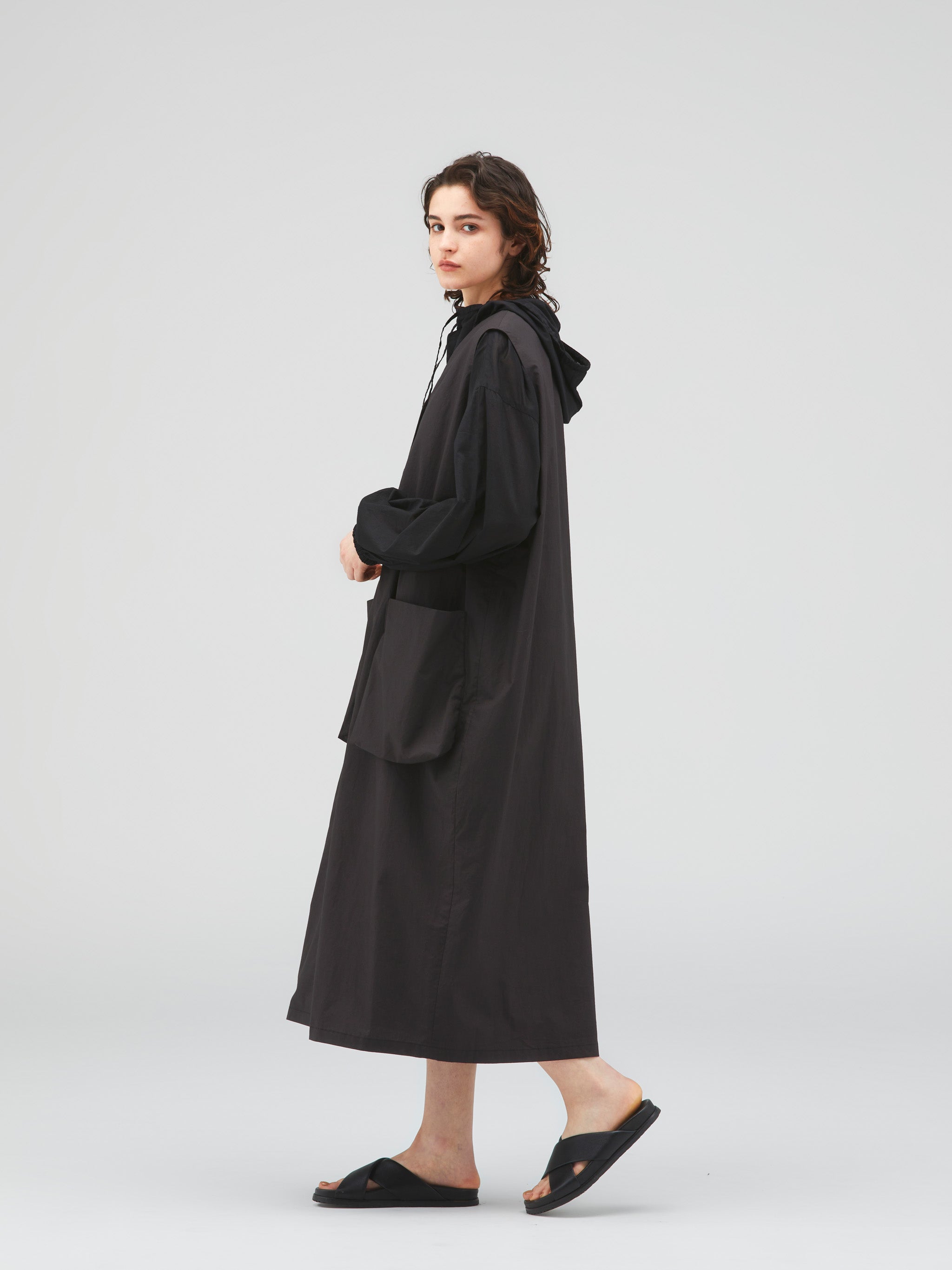 mizuiro ind ポケット付きVネックジレワンピースカーキ V neck jilet OP with pockets | 2-250053 – mizuiro ind