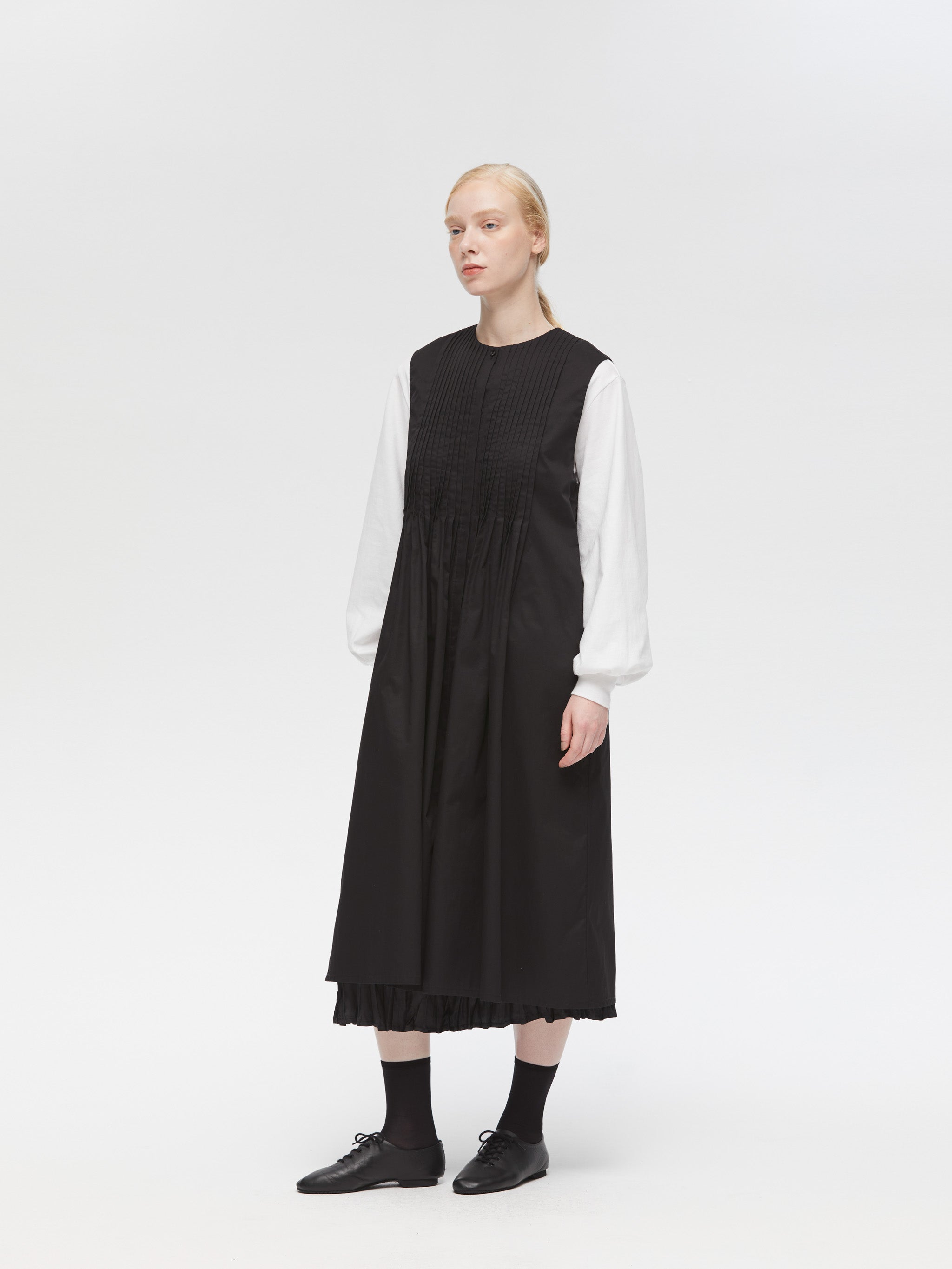 crew neck pin tucked OP | 3-250070 – mizuiro ind