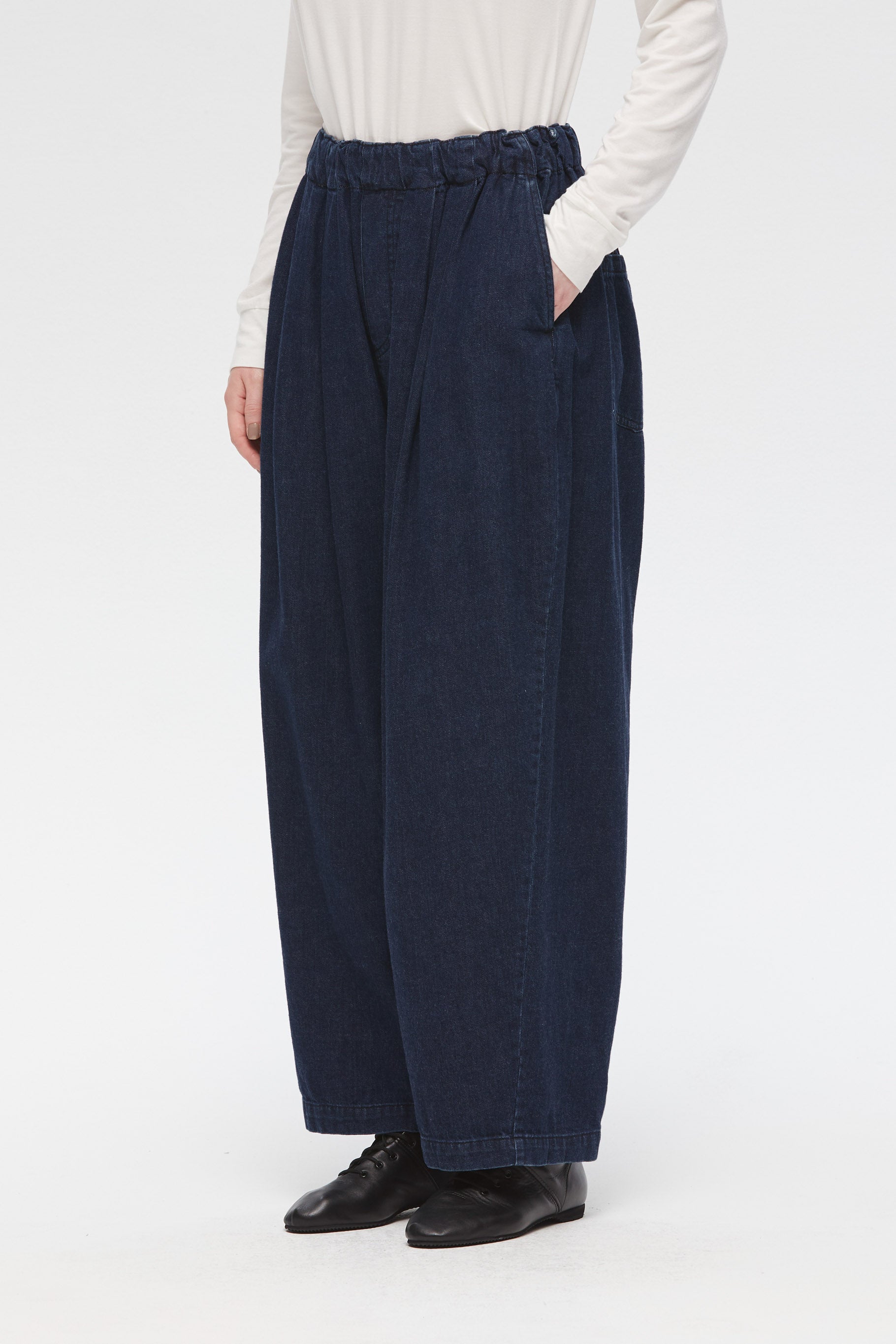 denim tucked wide pants | 3-260068 – mizuiro ind